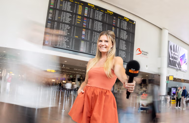 Ready For Take-off: Nathalie Meskens vliegt je de zomer in bij Play Nostalgie ✈️